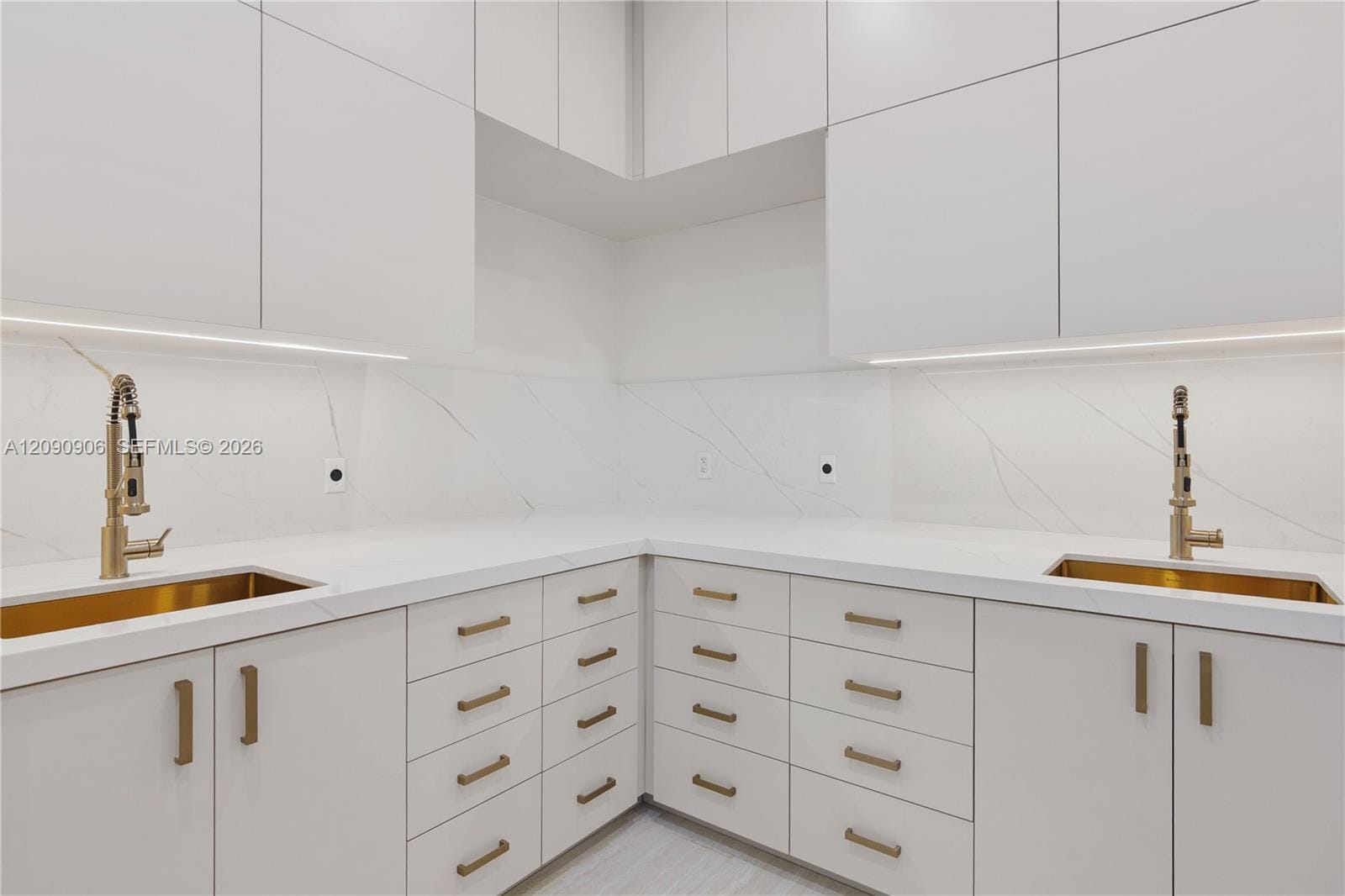 175 SW 7th Street 1710 — photo 8