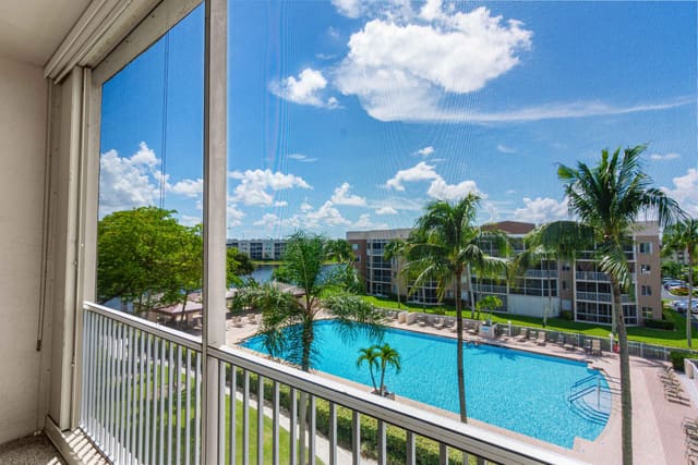 7694 Granville Drive 412E, Tamarac, FL 33321