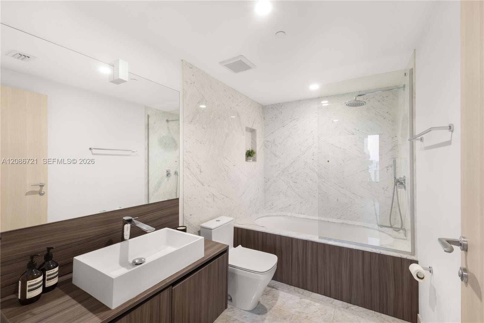 1000 Brickell Plaza 2704, Miami, FL 33131 photo 16