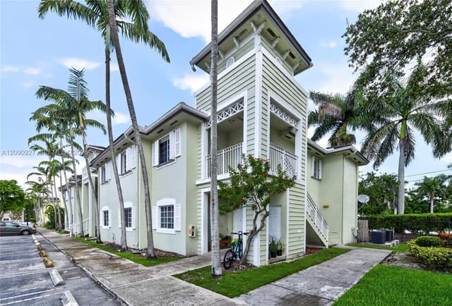 359 NE 27th Terrace 204, Homestead, FL 33033