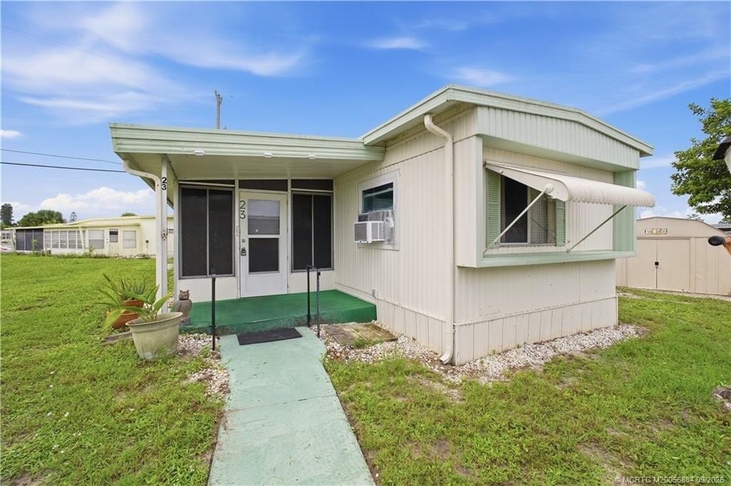 2 bedroom home for sale at 11000 Federal, Hobe Sound, FL 33455 — $100,000