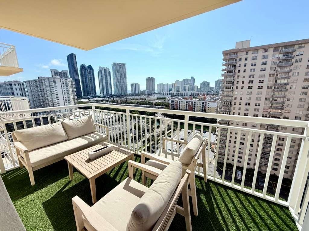 251 174th Street 1712, Sunny Isles Beach, FL 33160 photo 2