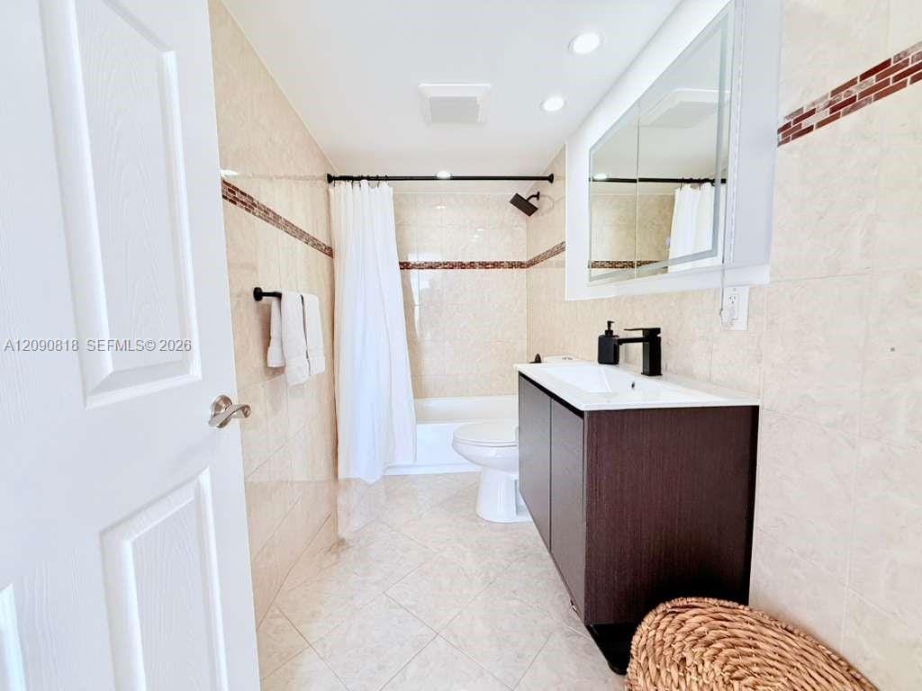 251 174th Street 1712, Sunny Isles Beach, FL 33160 photo 11