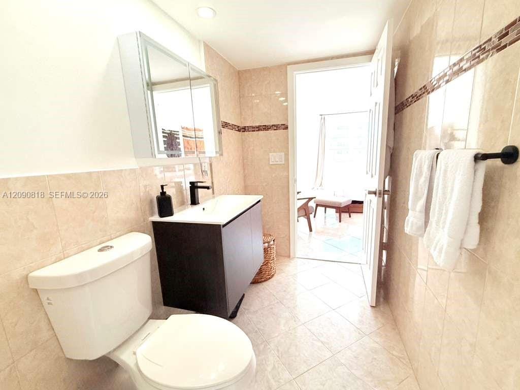 251 174th Street 1712, Sunny Isles Beach, FL 33160 photo 12