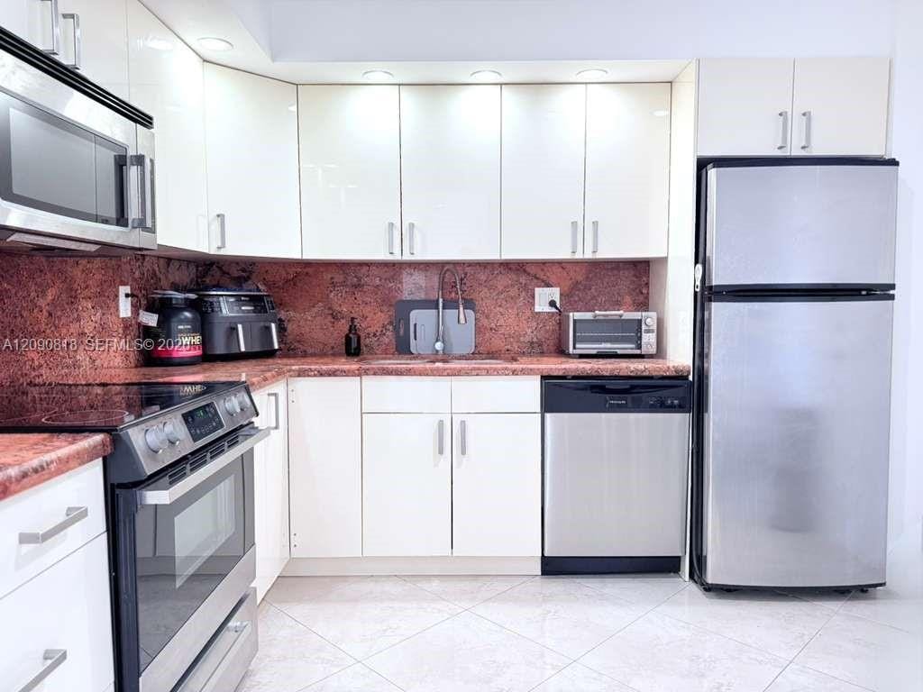 251 174th Street 1712, Sunny Isles Beach, FL 33160 photo 15