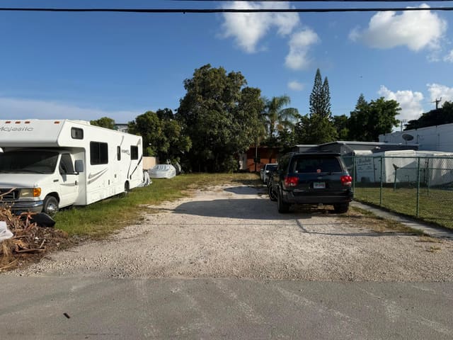 2136 COLLINS Court 1-2, Hollywood, FL 33020