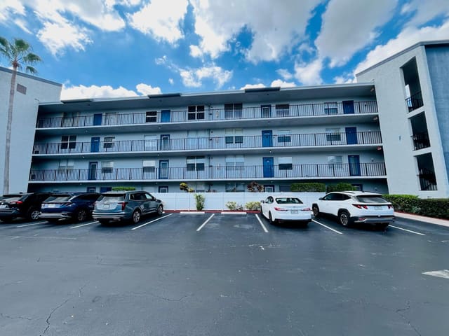 6675 S Oriole Boulevard 205, Delray Beach, FL 33446