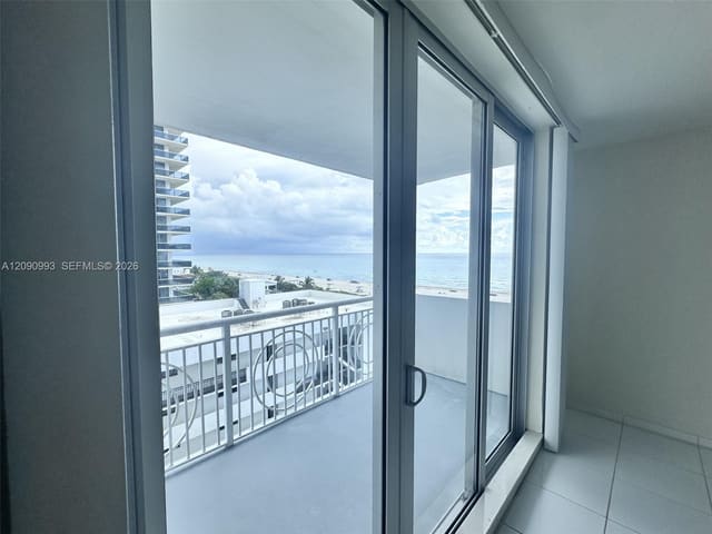 5825 Collins Avenue 8E, Miami Beach, FL 33140