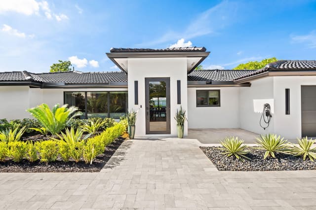 2648 NE 34TH Street, Fort Lauderdale, FL 33306