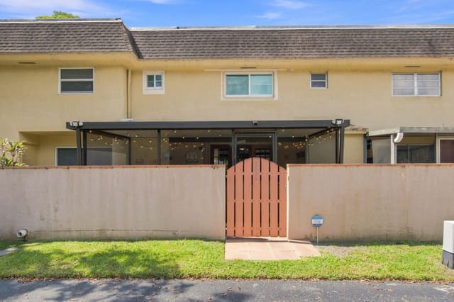 7175 Nova Drive, Davie, FL 33317