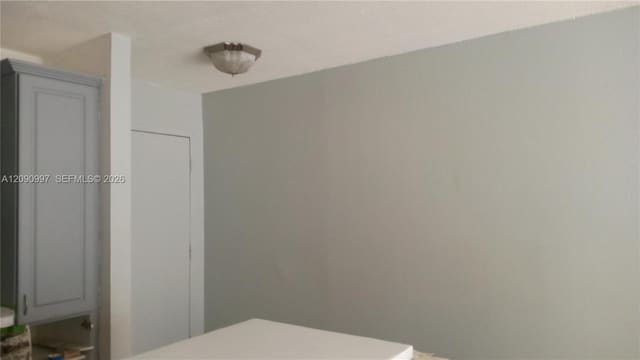 300 W 74th Place 303, Hialeah, FL 33014