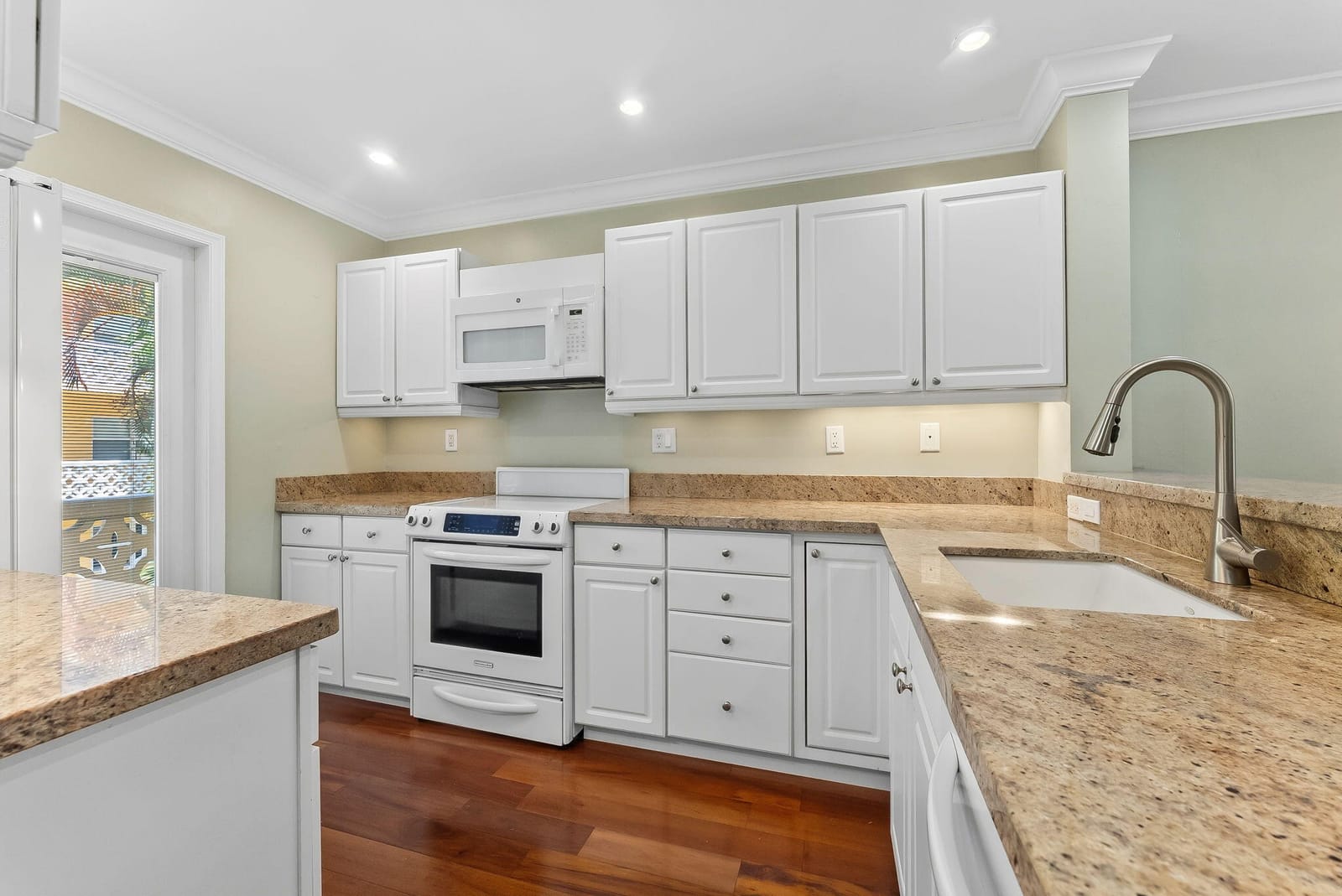 815 Middle River Drive 202, Fort Lauderdale, FL 33304 photo 4