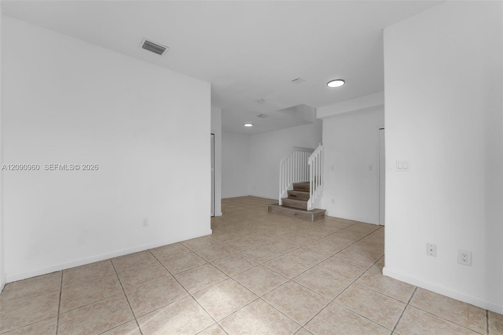 2712 SE 15th Place — photo 4