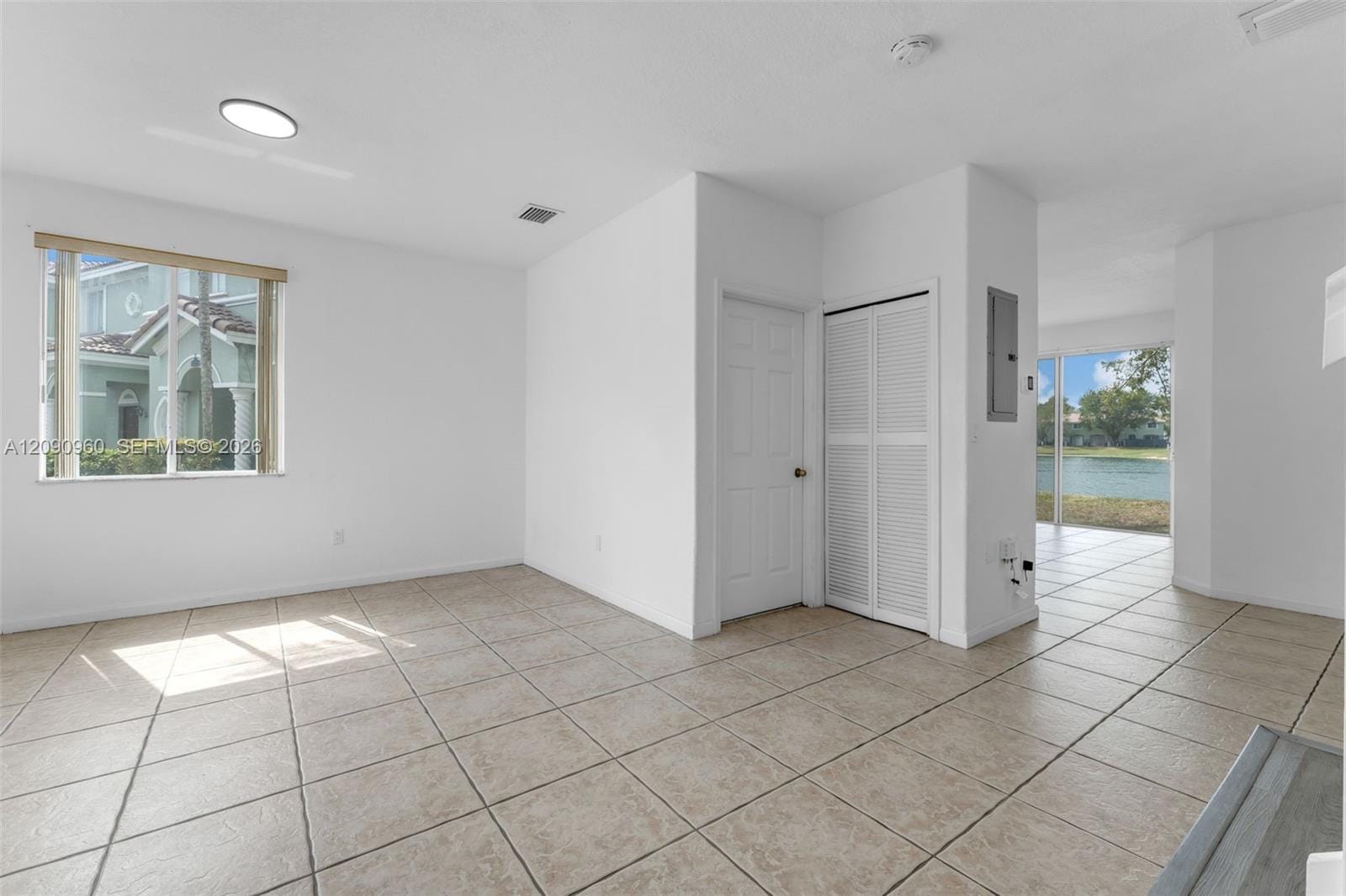 2712 SE 15th Place — photo 5