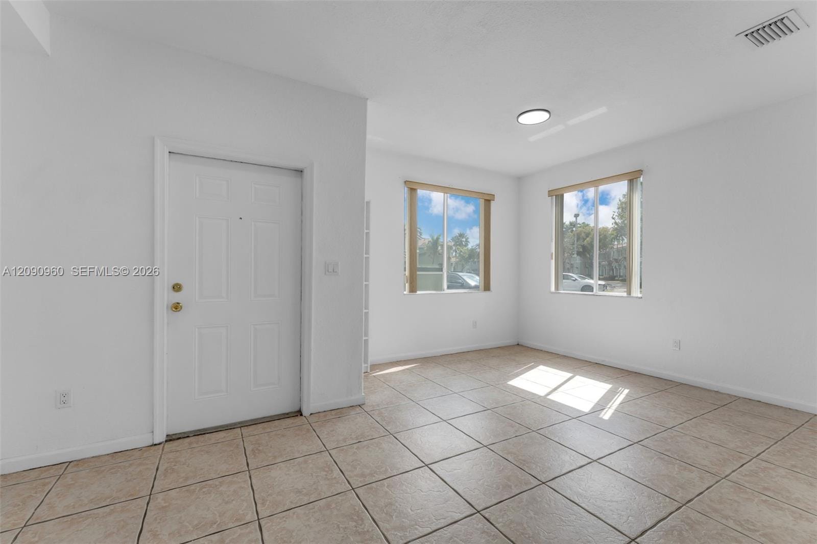2712 SE 15th Place — photo 6