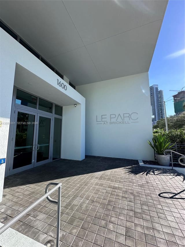 1600 SW 1st Avenue 605, Miami, FL 33129