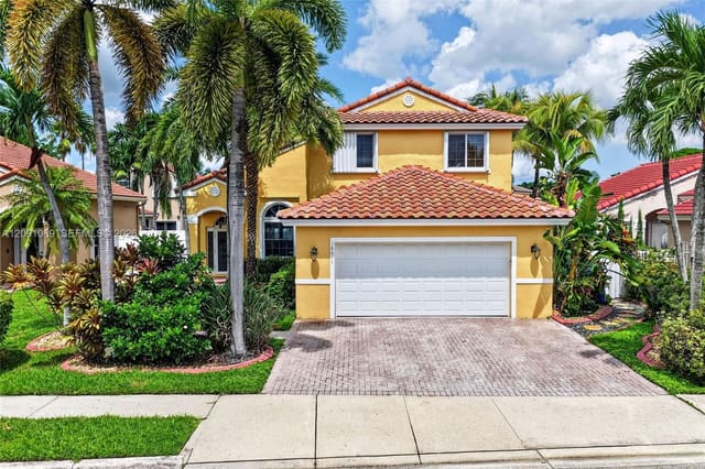 18611 NW 11th Street, Pembroke Pines, FL 33029