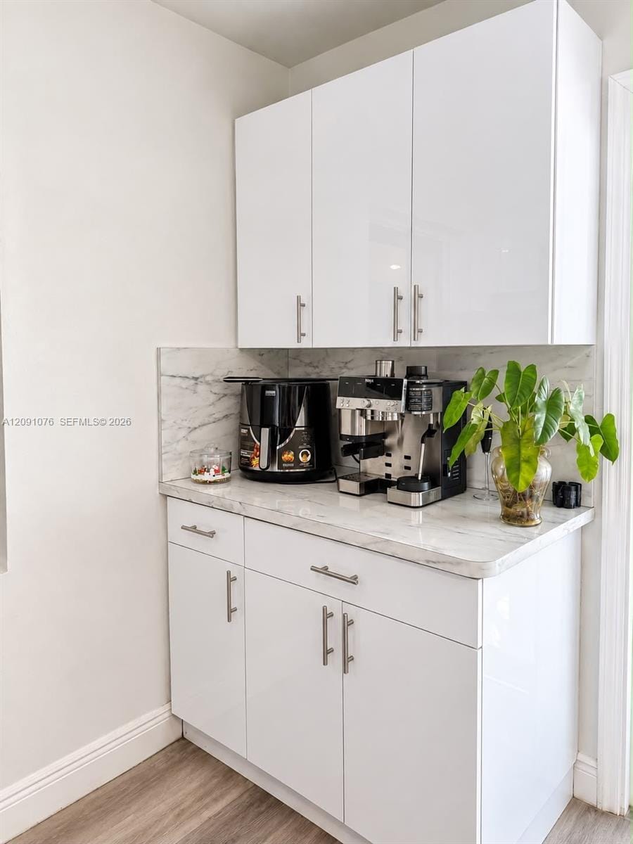 2331 Mckinley Street — photo 2