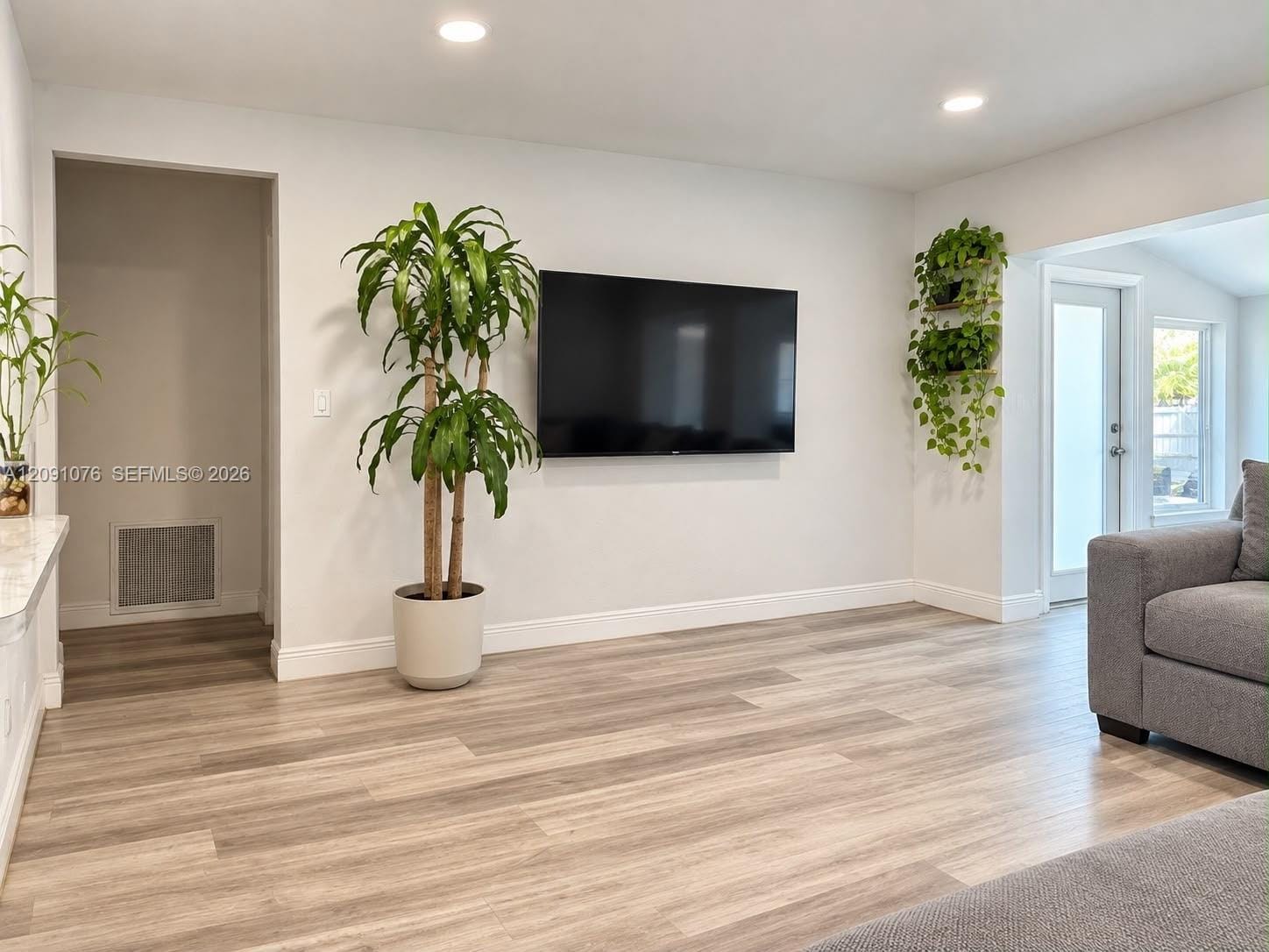 2331 Mckinley Street — photo 12