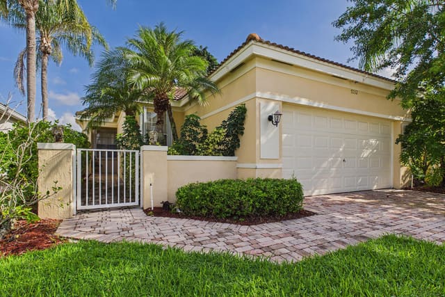 7032 Cataluna Circle, Delray Beach, FL 33446
