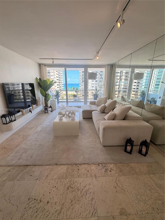 5700 Collins Avenue 9B, Miami Beach, FL 33140