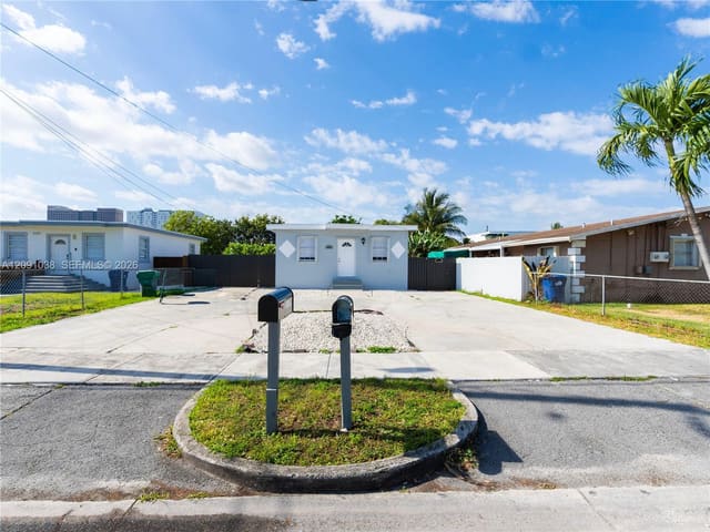 11128 SW 2nd Street 11128, Sweetwater, FL 33174