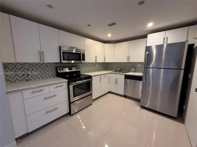5555 Collins Avenue 12Z, Miami Beach, FL 33140