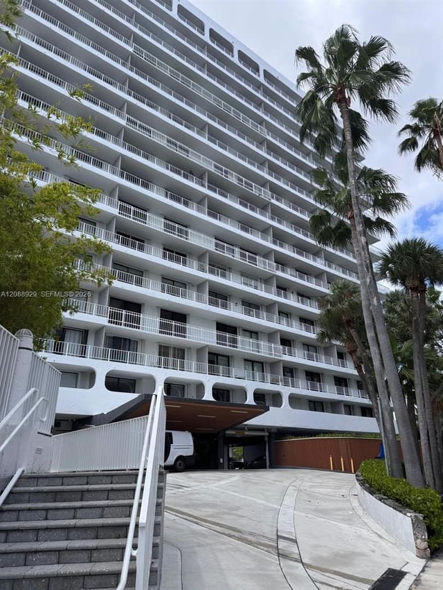 200 SE 15th Road 7D, Miami, FL 33129