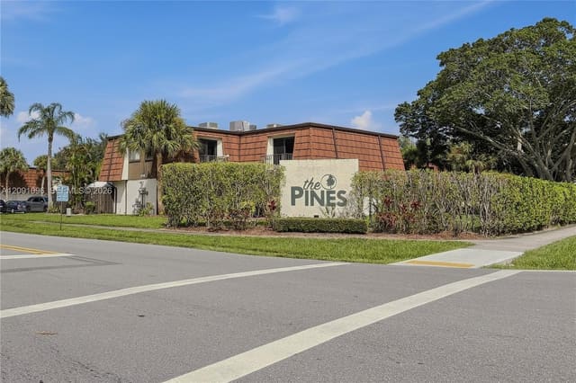 2160 White Pine Circle B, Greenacres, FL 33415