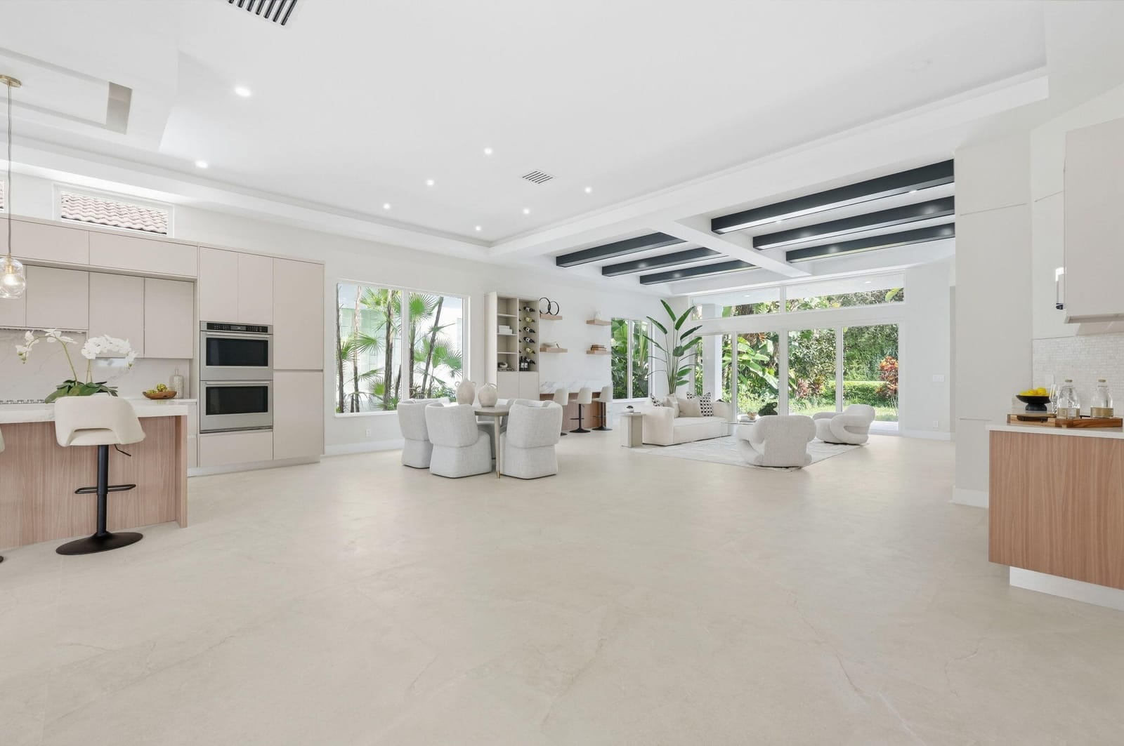 7695 VILLA D ESTE Way — photo 10