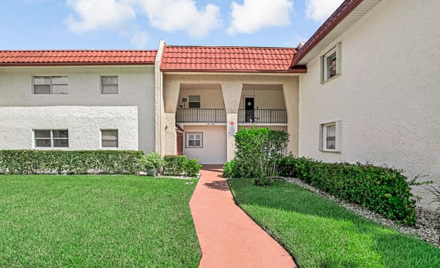 445 LAKE FRANCES Drive 445, Golden Lakes Village, West Palm Beach, FL