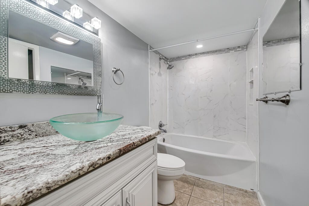 445 LAKE FRANCES Drive 445, West Palm Beach, FL 33411 photo 15