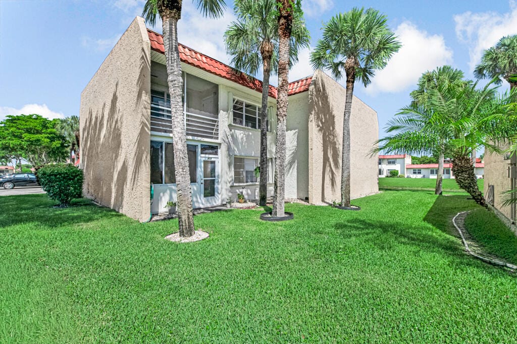 445 LAKE FRANCES Drive 445, West Palm Beach, FL 33411 photo 24