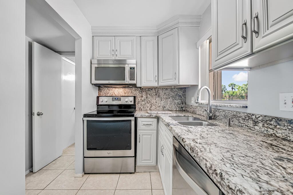 445 LAKE FRANCES Drive 445 — photo 6