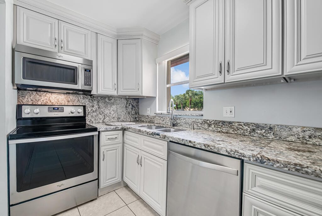 445 LAKE FRANCES Drive 445 — photo 8