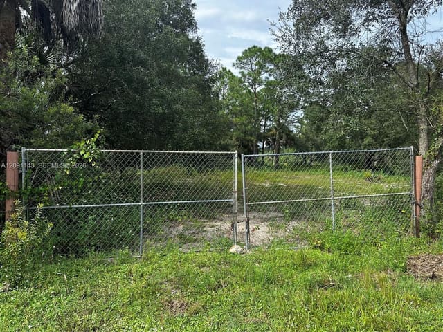 123 Pine Lake Avenue, Clewiston, FL 33440