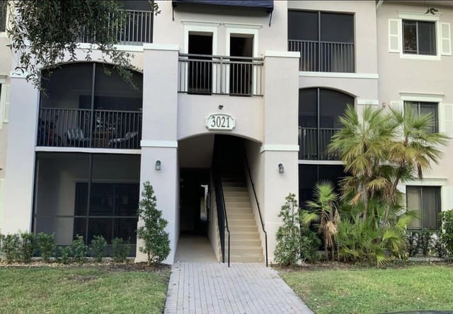 3021 Alcazar Place 202, Palm Beach Gardens, FL 33410