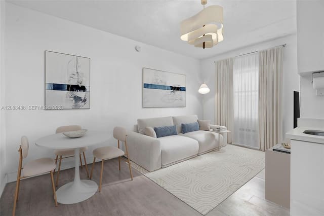 335 Ocean Drive 106, Ocean Walk On South Beach, Miami Beach, FL