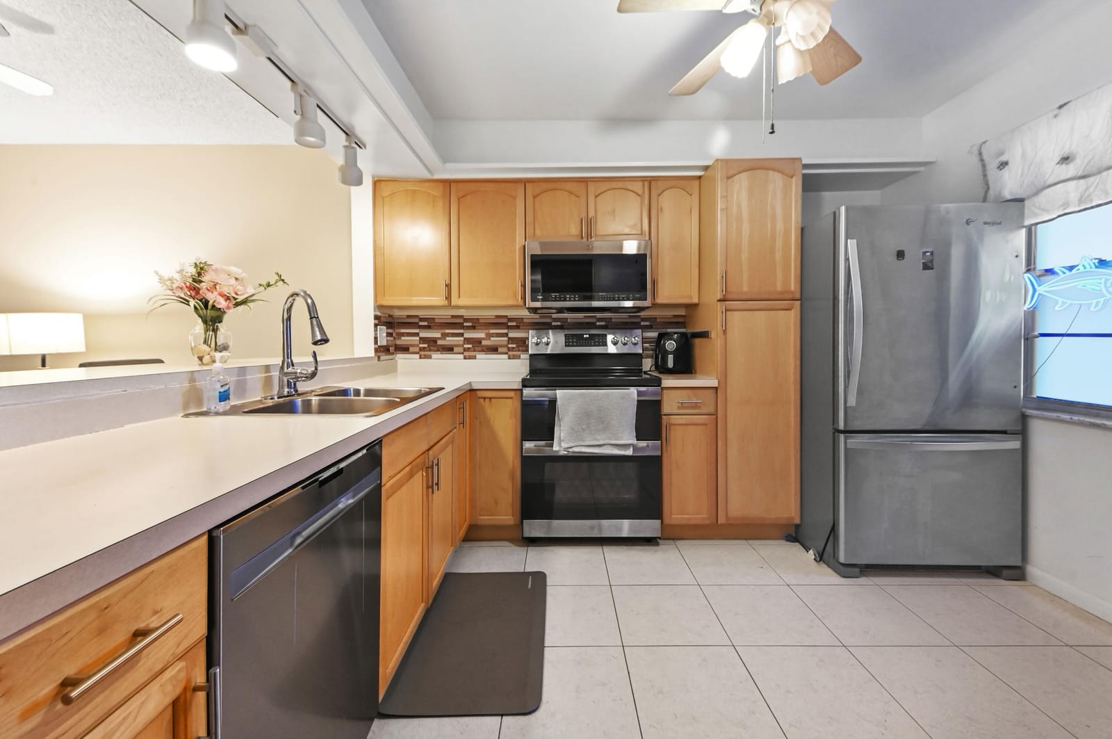 2302 SUNRISE Boulevard 206 — photo 5