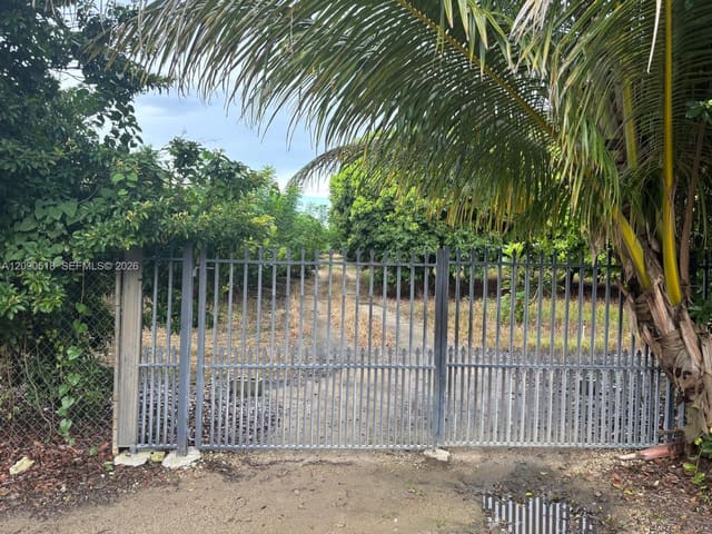 24350 SW 182 Avenue, Homestead, FL 33031