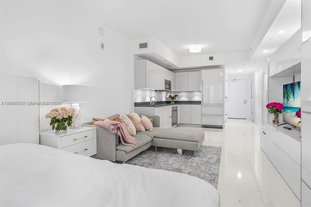 1010 Brickell Avenue 1710, Miami, FL 33131