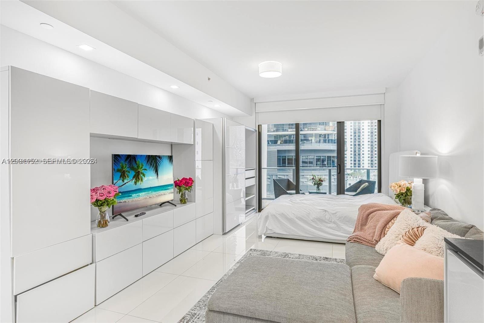 1010 Brickell Avenue 1710, Miami, FL 33131 photo 2