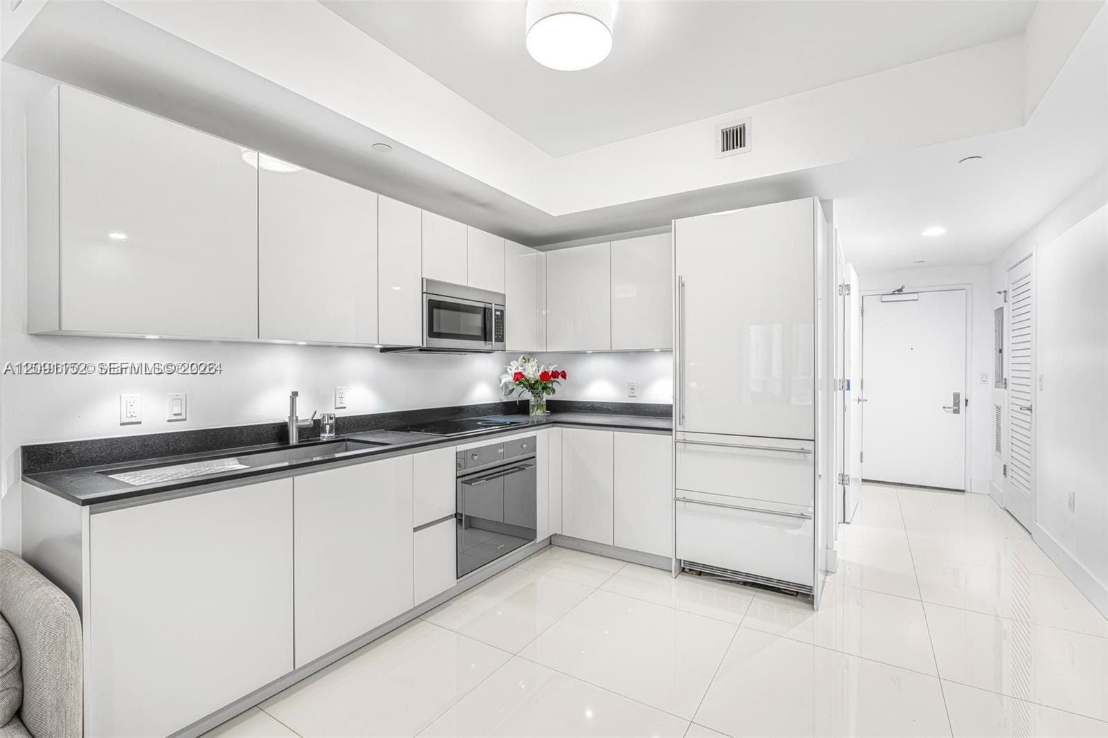1010 Brickell Avenue 1710, Miami, FL 33131 photo 4