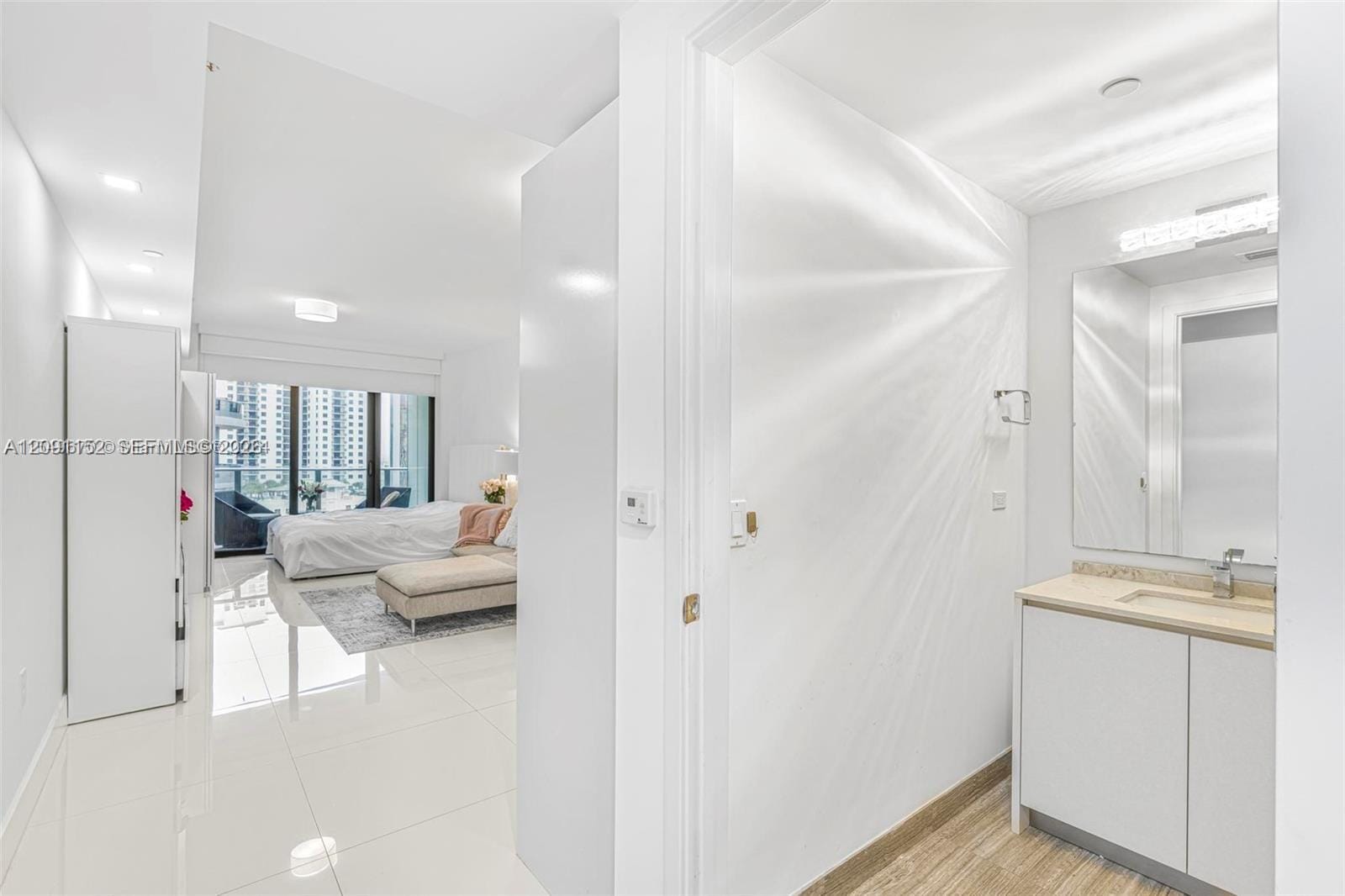 1010 Brickell Avenue 1710, Miami, FL 33131 photo 5