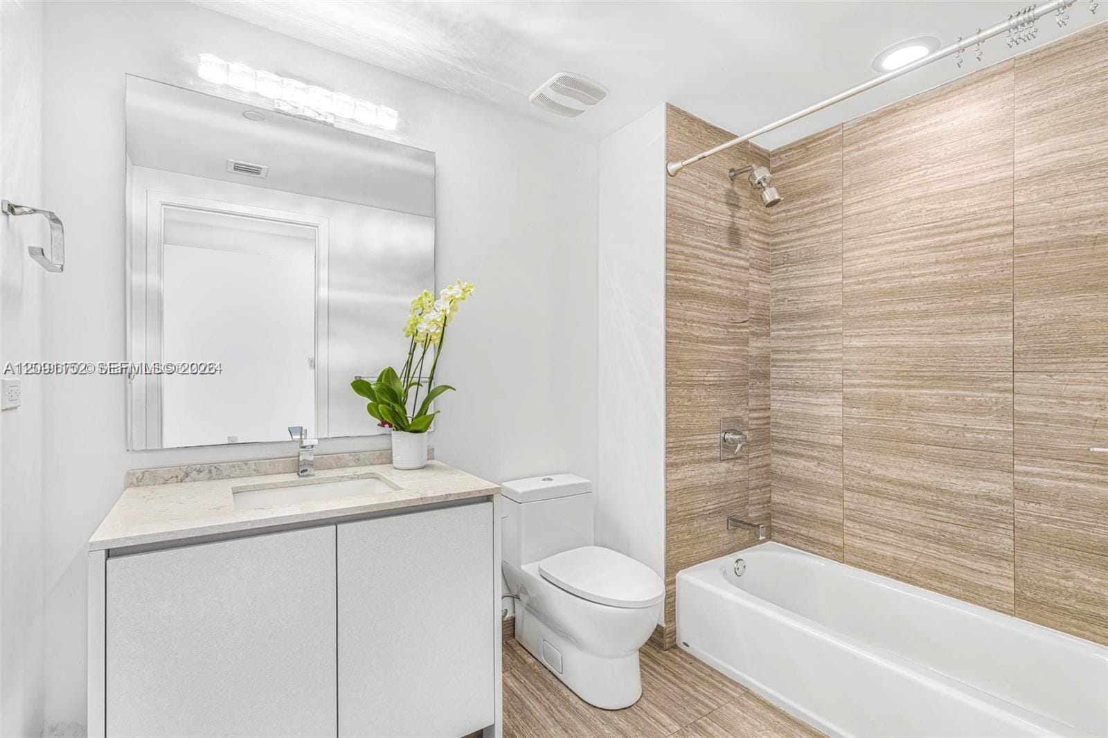 1010 Brickell Avenue 1710, Miami, FL 33131 photo 6