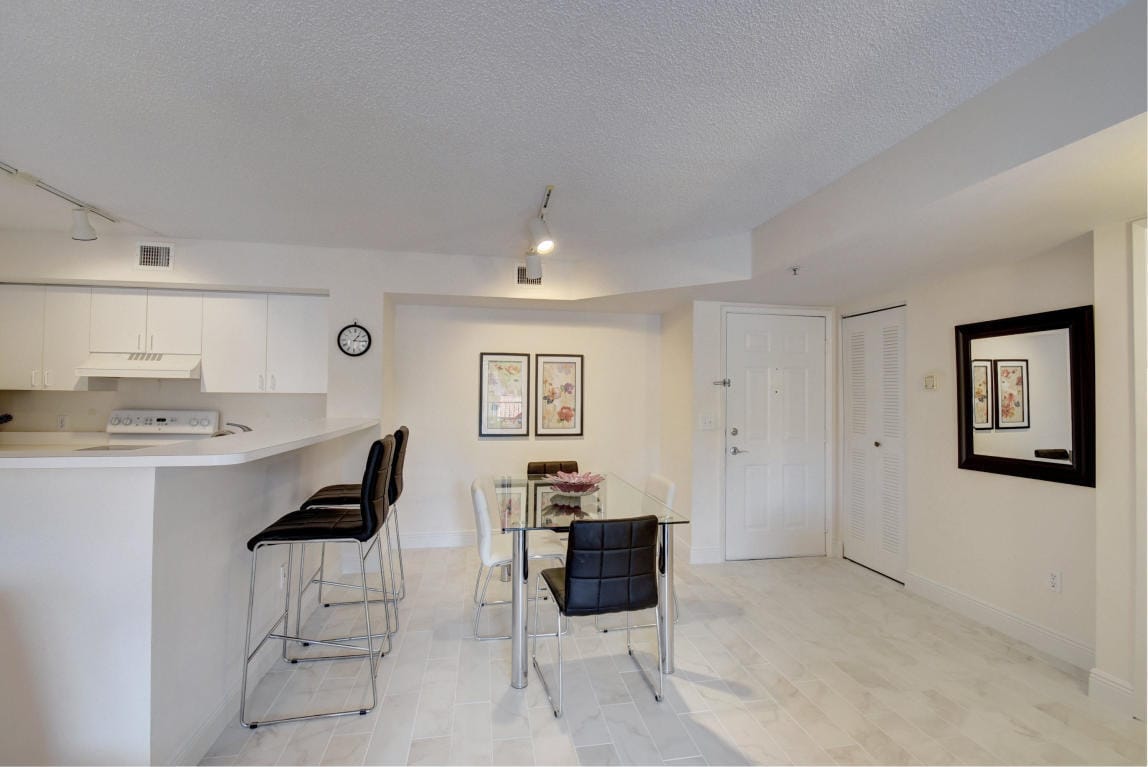 135 Yacht Club Way 207, Hypoluxo, FL 33462 photo 3