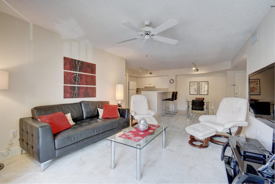 135 Yacht Club Way 207, Hypoluxo, FL 33462 photo 4