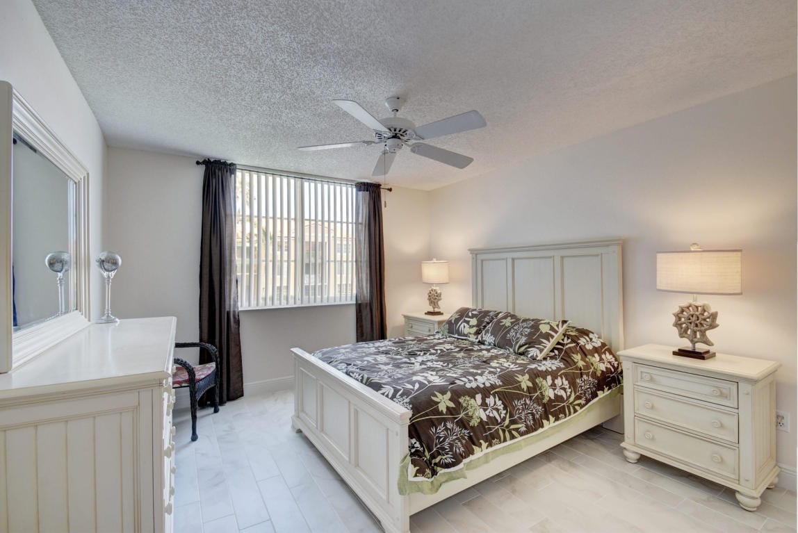 135 Yacht Club Way 207, Hypoluxo, FL 33462 photo 6