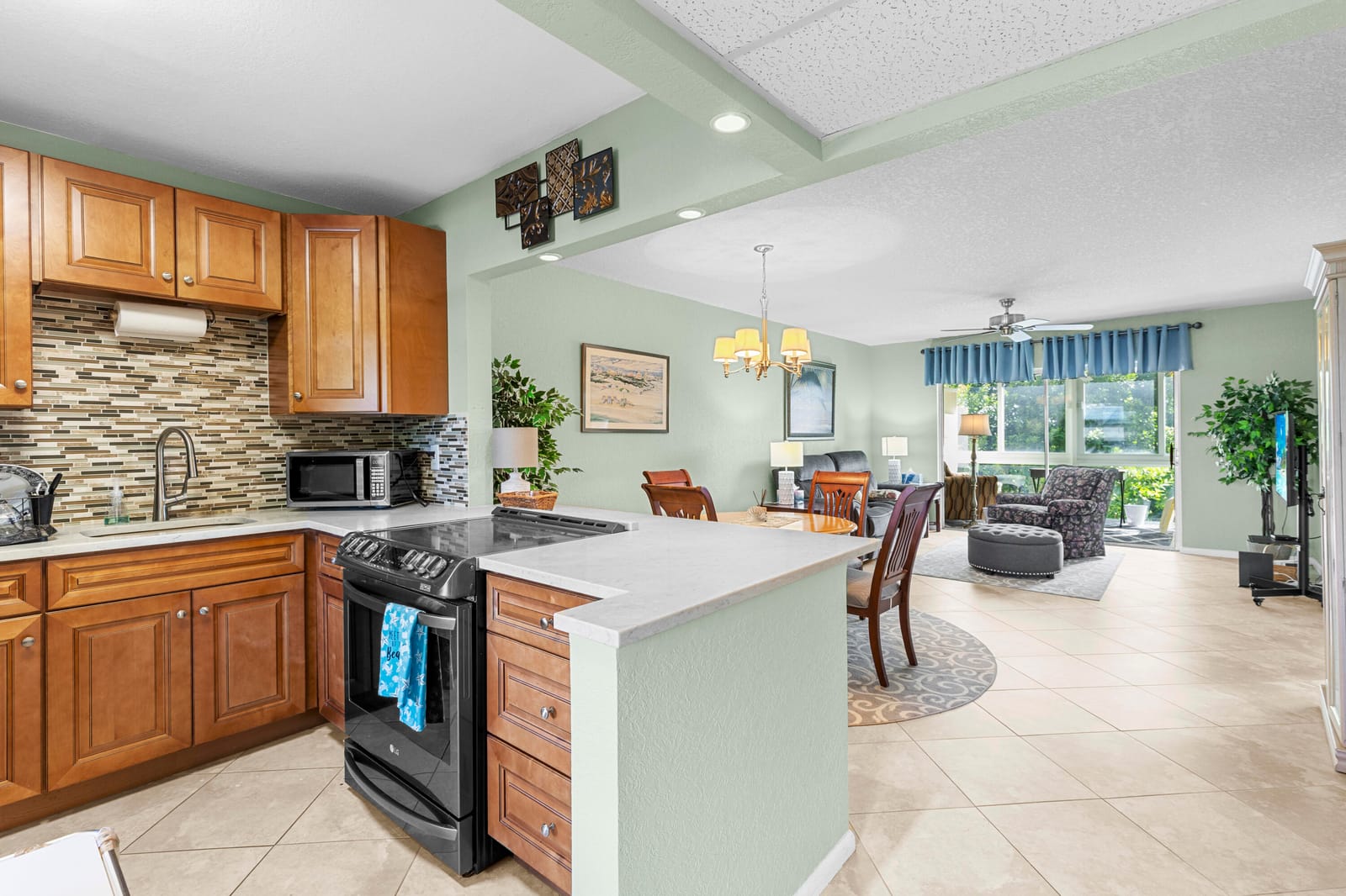 7797 GOLF CIR Drive 303, Margate, FL 33063 photo 10