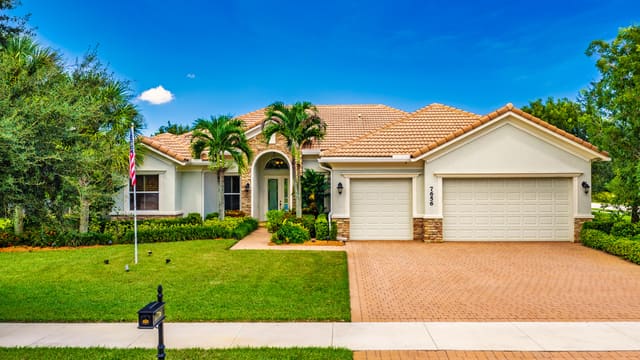 7656 SE RAVISSANT Drive, Stuart, FL 34997